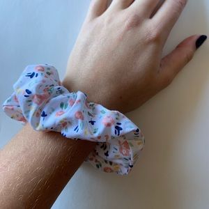 cute flowers scrunchie